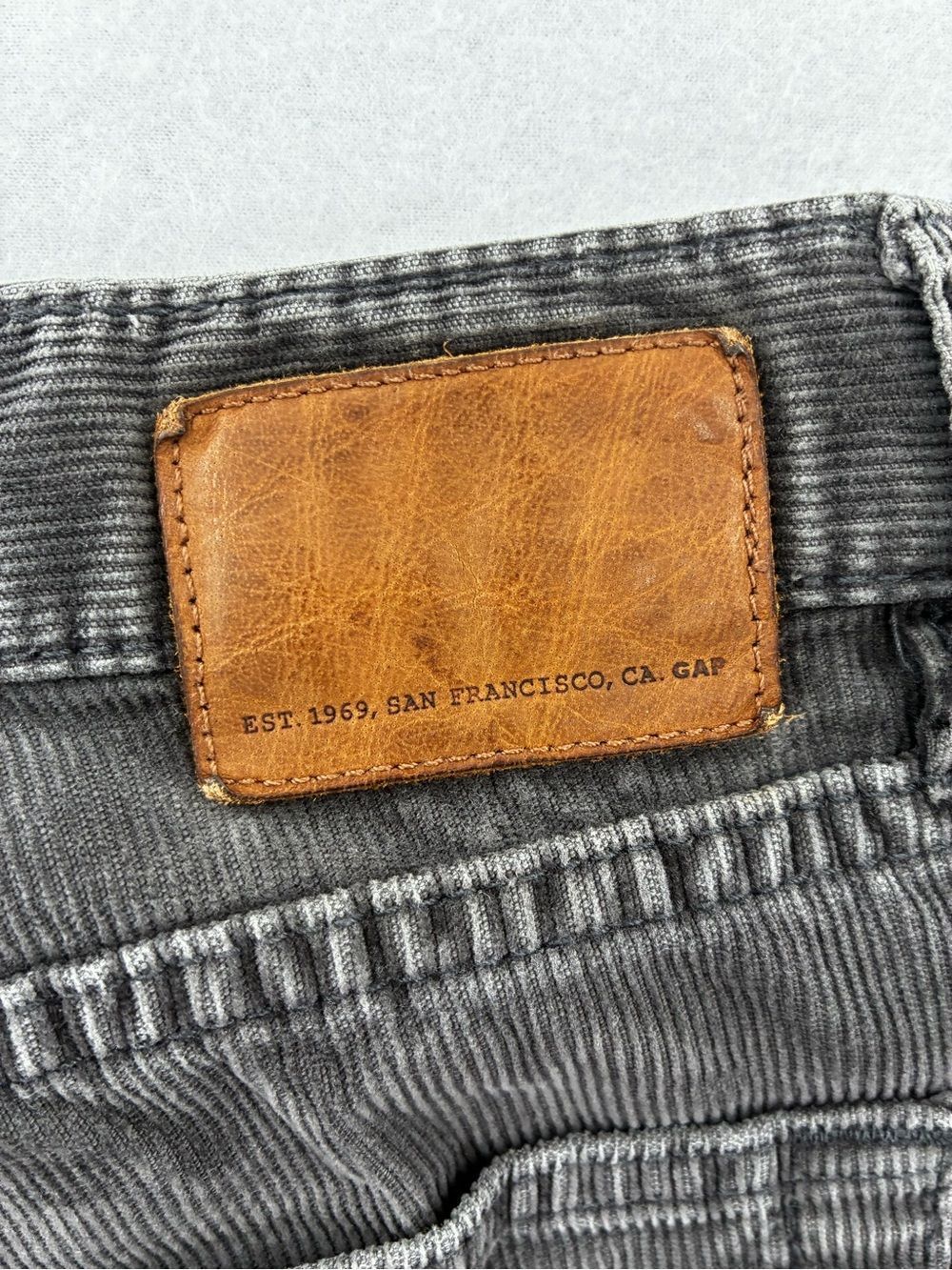 3For$20 GAP Straight Fit Black Corduroy Pants size 29/30 - Picture 4 of 4